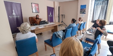 İzmir’de yazarlık yolculuğu başladı
