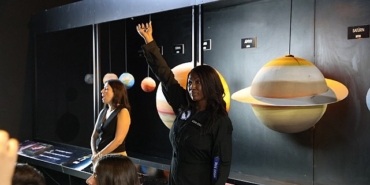 Karman Hattını Geçen Astronot Aisha Bowe, Çiğli’de öğrencilerle buluştu