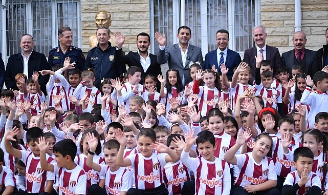 Yeniceköy’de 750 Öğrenci İnegölspor Formasına Kavuştu
